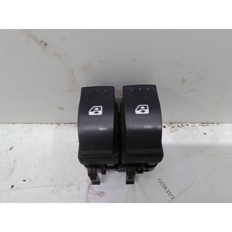 Recambio de mando elevalunas delantero izquierdo para renault megane ii (bm0/1_, cm0/1_) 1.6 16v (bm0c, cm0c) referencia OEM IAM