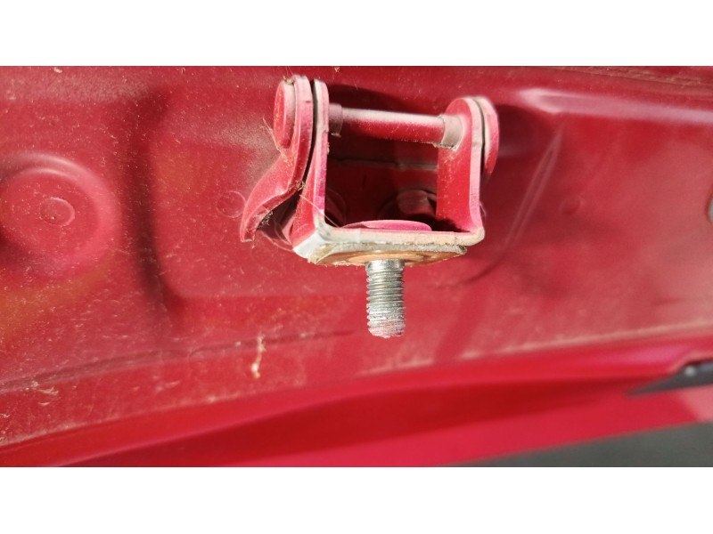 Recambio de porton trasero para toyota yaris (_p13_) 1.5 (nsp131_) referencia OEM IAM 670050D530  