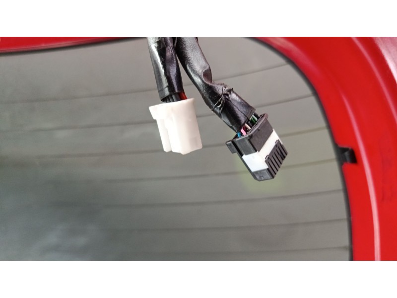 Recambio de porton trasero para toyota yaris (_p13_) 1.5 (nsp131_) referencia OEM IAM 670050D530  