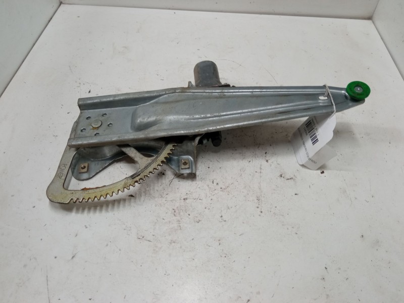 Recambio de elevalunas electrico trasero izquierdo para toyota yaris (_p13_) 1.5 (nsp131_) referencia OEM IAM 857100D100  