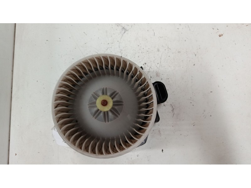 Recambio de motor calefaccion para toyota yaris (_p13_) 1.5 (nsp131_) referencia OEM IAM 871030D220  