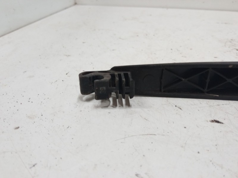 Recambio de brazo limpia trasero para toyota yaris (_p13_) 1.5 (nsp131_) referencia OEM IAM   