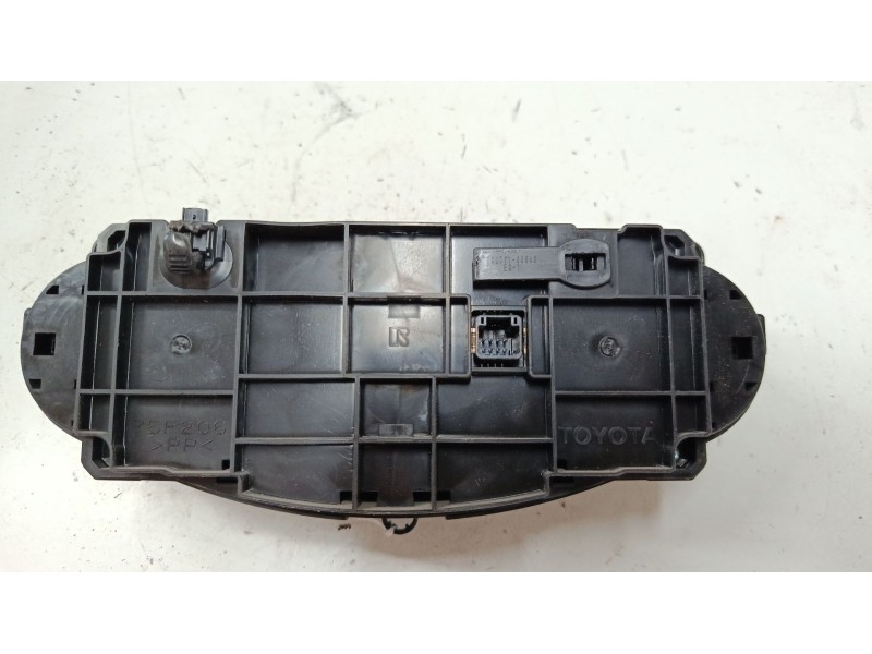 Recambio de mando climatizador para toyota yaris (_p13_) 1.5 (nsp131_) referencia OEM IAM 559000D800  