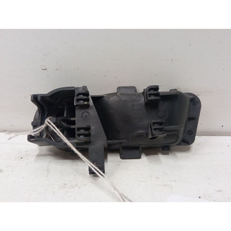 Recambio de maneta interior puerta delantera derecha para volkswagen polo ii (86c, 80) 1.0 cat referencia OEM IAM 867837236  