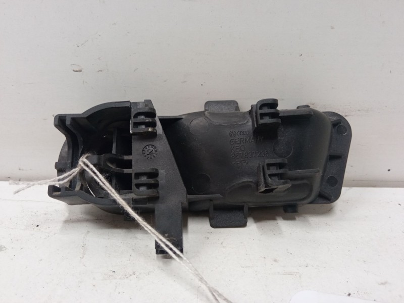 Recambio de maneta interior puerta delantera derecha para volkswagen polo ii (86c, 80) 1.0 cat referencia OEM IAM 867837236  