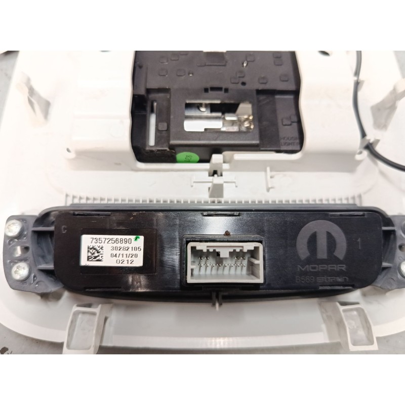 Recambio de luz interior delantera para fiat 500e (332_) elektro 3+1 (fa1) referencia OEM IAM 7357256890  