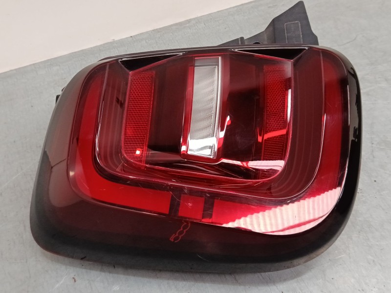 Recambio de piloto led trasero izquierdo para fiat 500e (332_) elektro 3+1 (fa1) referencia OEM IAM 05214040800 52140408 