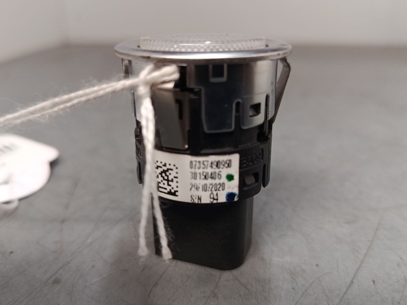 Recambio de boton apertura puerta izquierda para fiat 500e (332_) elektro 3+1 (fa1) referencia OEM IAM 7357490950  