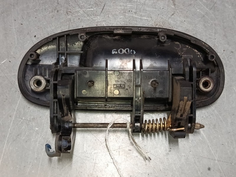 Recambio de maneta exterior puerta trasera derecha para daewoo lanos (klat) 1.3 referencia OEM IAM   