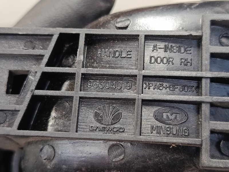 Recambio de maneta interior puerta trasera derecha para daewoo lanos (klat) 1.3 referencia OEM IAM 96304019  