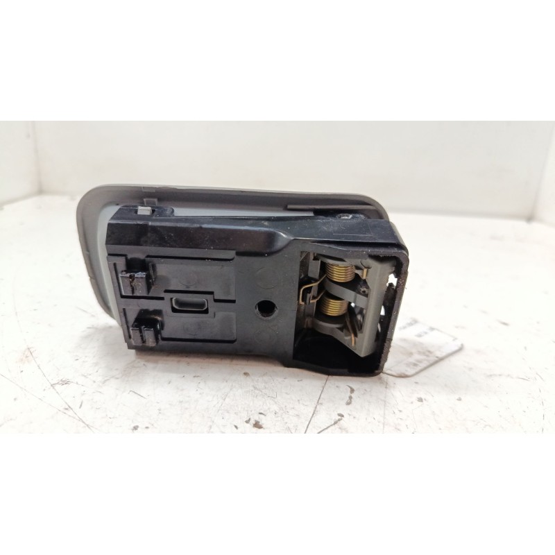 Recambio de maneta interior puerta delantera derecha para nissan micra ii (k11) 1.0 i 16v referencia OEM IAM   