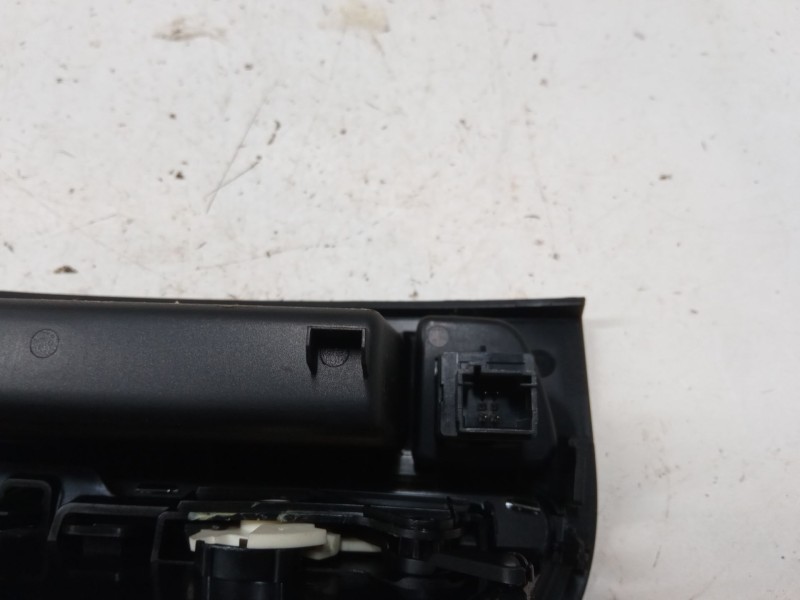 Recambio de aireador central para peugeot 5008 (0u_, 0e_) 1.6 hdi referencia OEM IAM   