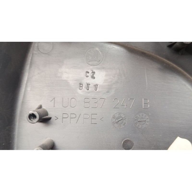 Recambio de maneta interior puerta delantera izquierda para skoda octavia i (1u2) 1.6 referencia OEM IAM 1uo837247b  