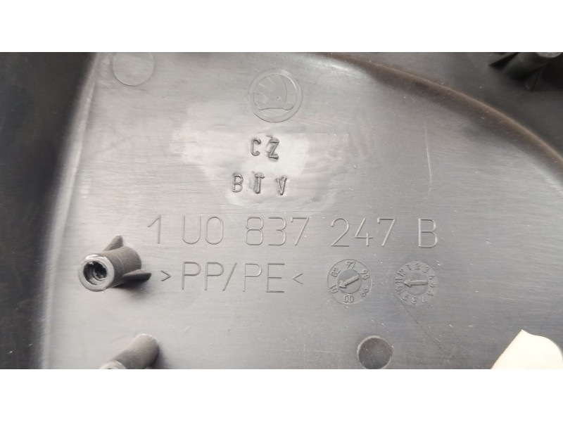 Recambio de maneta interior puerta delantera izquierda para skoda octavia i (1u2) 1.6 referencia OEM IAM 1uo837247b  