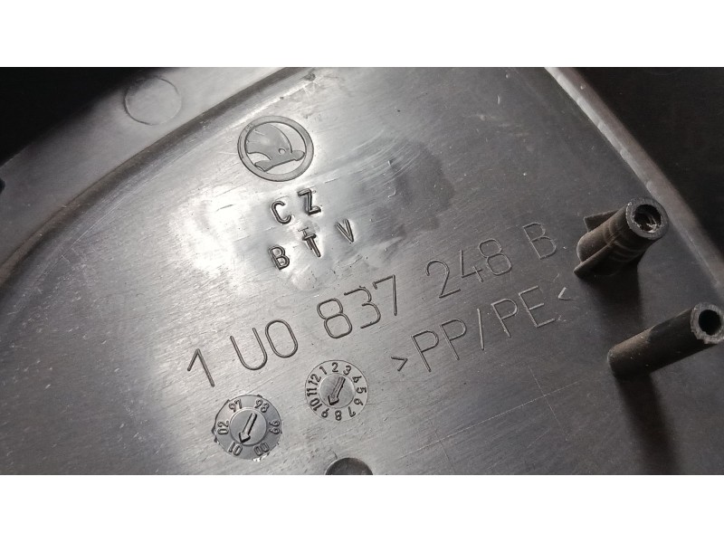 Recambio de maneta interior puerta delantera derecha para skoda octavia i (1u2) 1.6 referencia OEM IAM 1uo837248b  