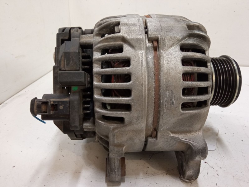 Recambio de alternador para seat ibiza iv (6j5, 6p1) 1.6 tdi referencia OEM IAM 06F903023  