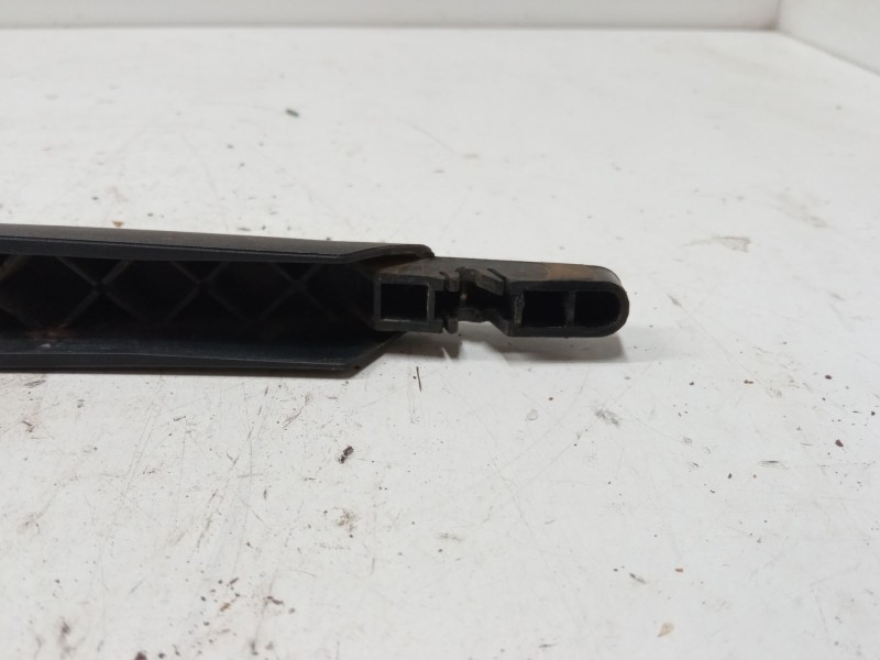 Recambio de brazo limpia trasero para peugeot 5008 (0u_, 0e_) 1.6 hdi referencia OEM IAM   