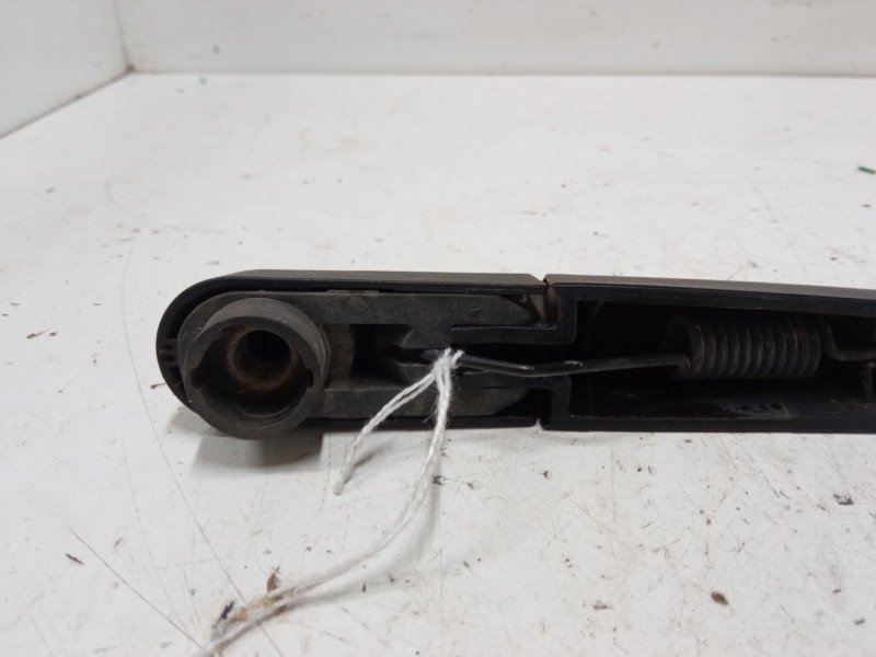 Recambio de brazo limpia trasero para peugeot 5008 (0u_, 0e_) 1.6 hdi referencia OEM IAM   