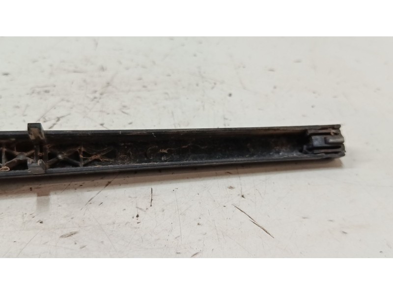 Recambio de brazo limpia trasero para fiat punto (188_) 1.2 60 (188.030, .050, .130, .150, .230, .250) referencia OEM IAM   