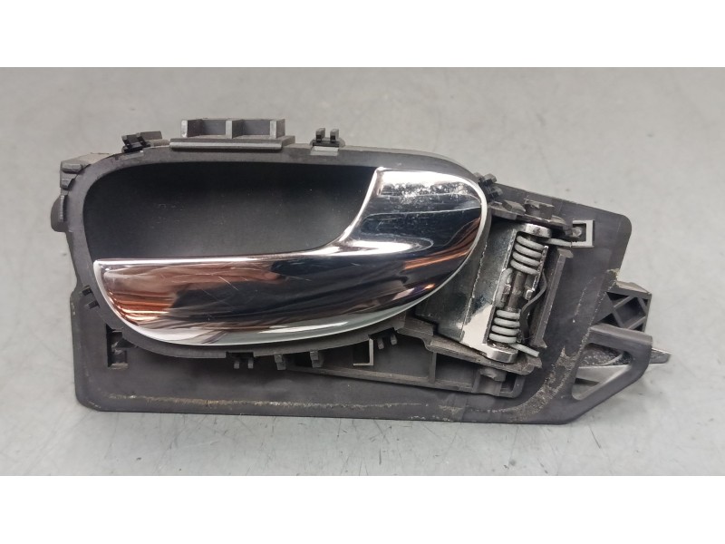 Recambio de maneta interior puerta delantera derecha para peugeot 307 cc (3b) 2.0 16v referencia OEM IAM 9643604477  