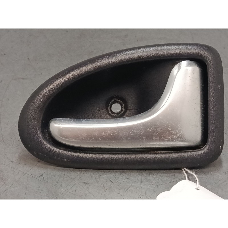 Recambio de maneta interior puerta trasera derecha para renault clio ii (bb_, cb_) 1.4 16v (b/cb0p, bb13) referencia OEM IAM   