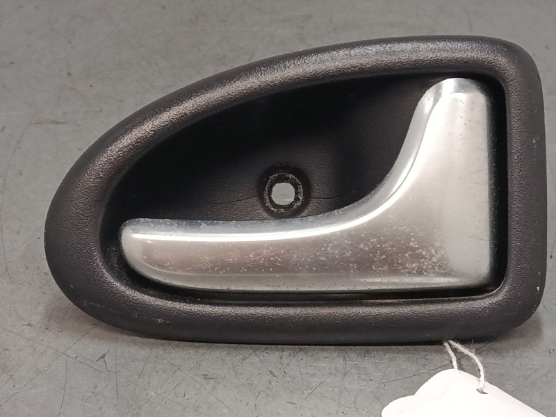 Recambio de maneta interior puerta trasera derecha para renault clio ii (bb_, cb_) 1.4 16v (b/cb0p, bb13) referencia OEM IAM   
