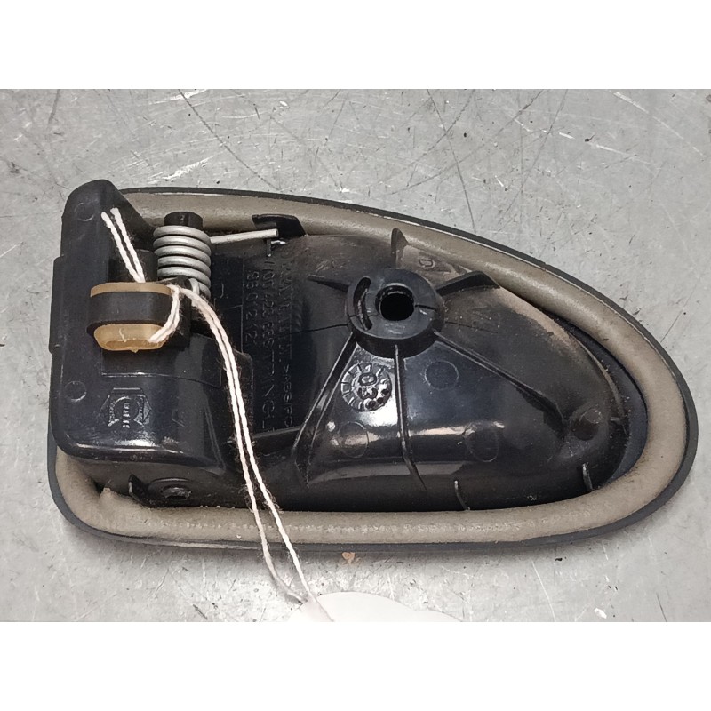 Recambio de maneta interior puerta trasera derecha para renault clio ii (bb_, cb_) 1.4 16v (b/cb0p, bb13) referencia OEM IAM   