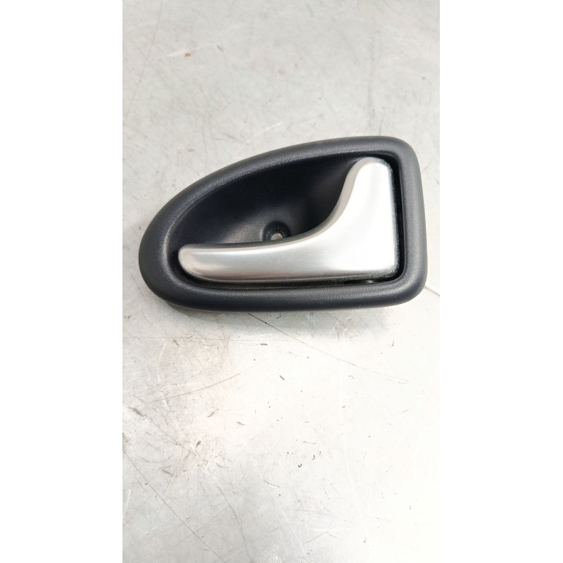 Recambio de maneta interior puerta delantera derecha para renault clio ii (bb_, cb_) 1.4 16v (b/cb0p, bb13) referencia OEM IAM  