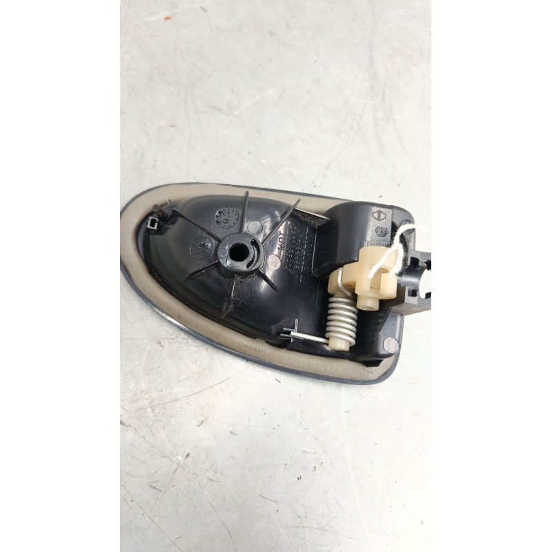 Recambio de maneta interior puerta delantera derecha para renault clio ii (bb_, cb_) 1.4 16v (b/cb0p, bb13) referencia OEM IAM  