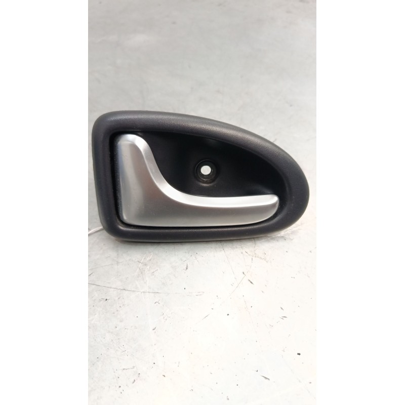 Recambio de maneta interior puerta delantera izquierda para renault clio ii (bb_, cb_) 1.4 16v (b/cb0p, bb13) referencia OEM IAM