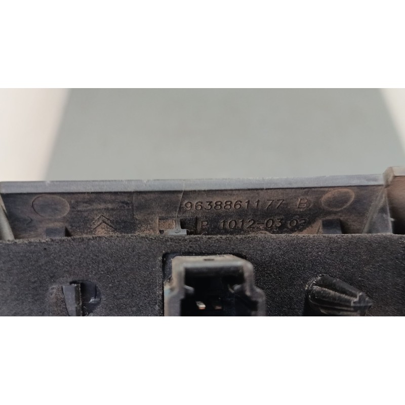 Recambio de maneta exterior porton para citroën c3 i (fc_, fn_) 1.1 i referencia OEM IAM 9638861177  