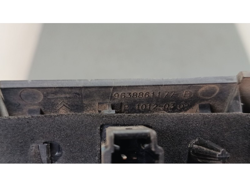 Recambio de maneta exterior porton para citroën c3 i (fc_, fn_) 1.1 i referencia OEM IAM 9638861177  