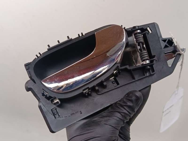 Recambio de maneta interior puerta delantera derecha para peugeot 307 cc (3b) 2.0 16v referencia OEM IAM 9643604477  
