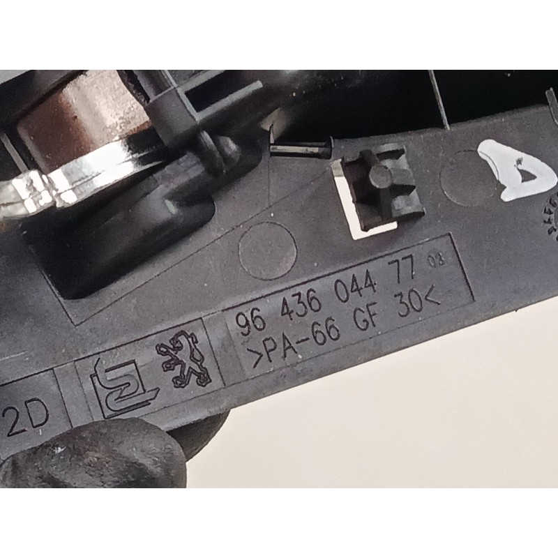 Recambio de maneta interior puerta delantera derecha para peugeot 307 cc (3b) 2.0 16v referencia OEM IAM 9643604477  