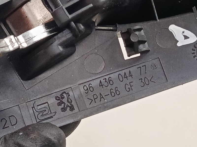 Recambio de maneta interior puerta delantera derecha para peugeot 307 cc (3b) 2.0 16v referencia OEM IAM 9643604477  