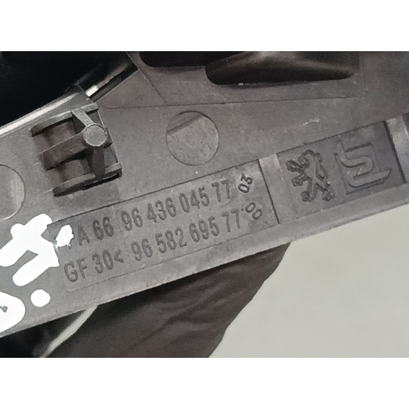Recambio de maneta interior puerta delantera izquierda para peugeot 307 cc (3b) 2.0 16v referencia OEM IAM 9643604577  