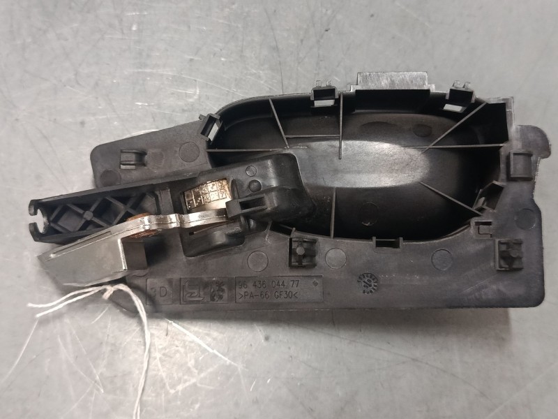 Recambio de maneta interior delantera derecha para peugeot 307 (3a/c) 1.6 hdi 110 referencia OEM IAM 9643604477  