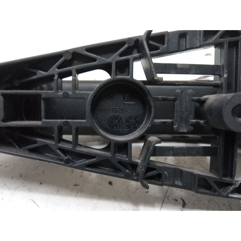 Recambio de maneta exterior puerta delantera derecha para opel insignia a sedán (g09) 2.0 cdti (69) referencia OEM IAM   
