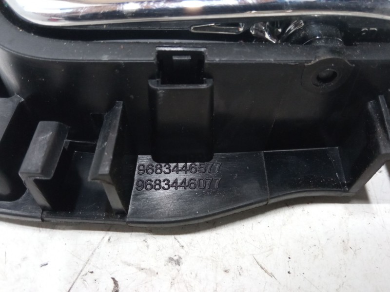Recambio de maneta interior puerta delantera derecha para peugeot 5008 (0u_, 0e_) 1.6 hdi referencia OEM IAM 9683446577  
