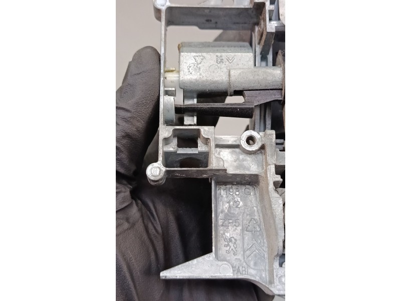 Recambio de maneta exterior puerta delantera izquierda para peugeot 2008 i (cu_) 1.2 thp 110 / puretech 110 referencia OEM IAM  