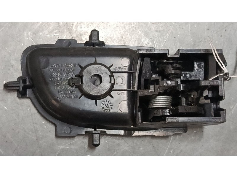 Recambio de maneta interior puerta delantera izquierda para peugeot 108 1.0 vti referencia OEM IAM 692060D450  
