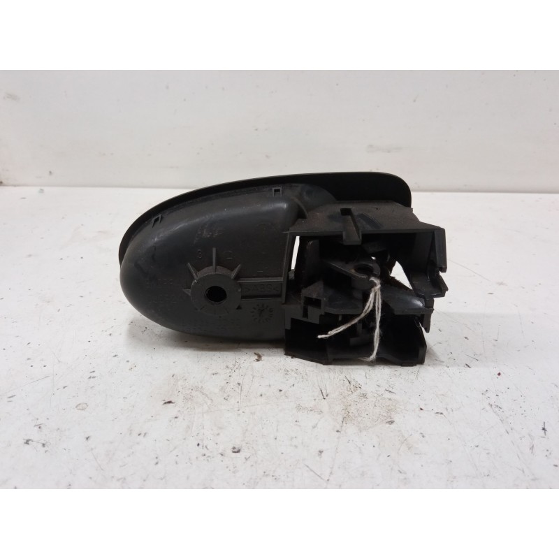 Recambio de maneta interior puerta delantera izquierda para toyota yaris (_p9_) 1.4 d-4d (nlp90_) referencia OEM IAM 692060D90  