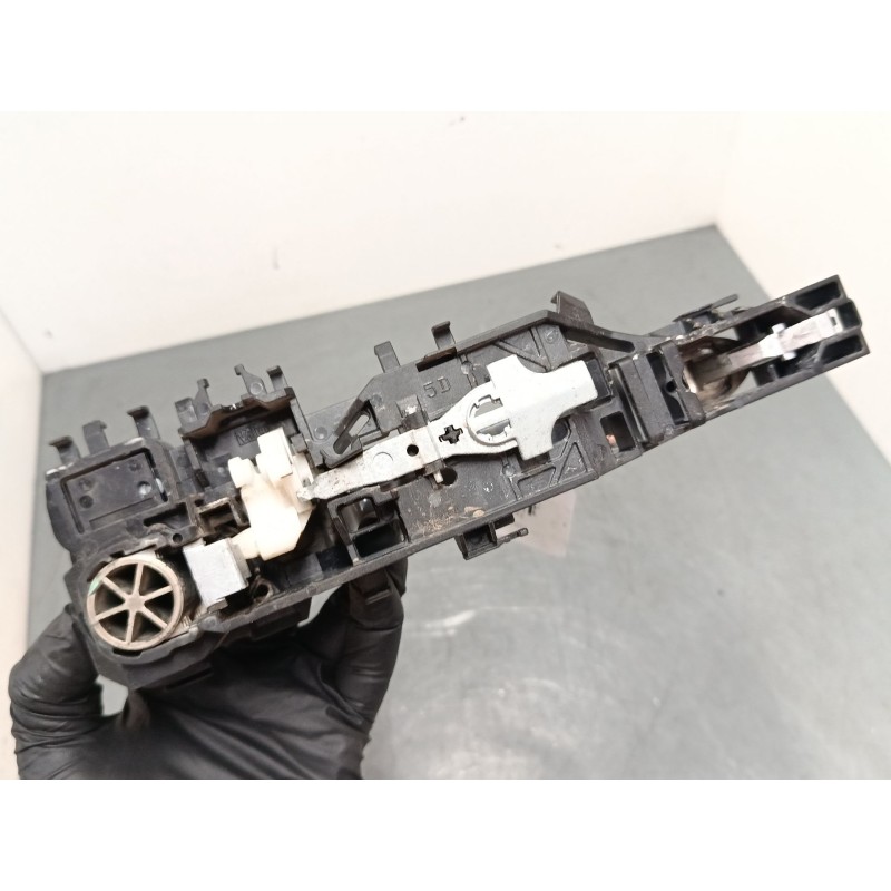 Recambio de maneta exterior puerta delantera derecha para renault scénic ii (jm0/1_) 1.6 16v (jm1r) referencia OEM IAM 820002846