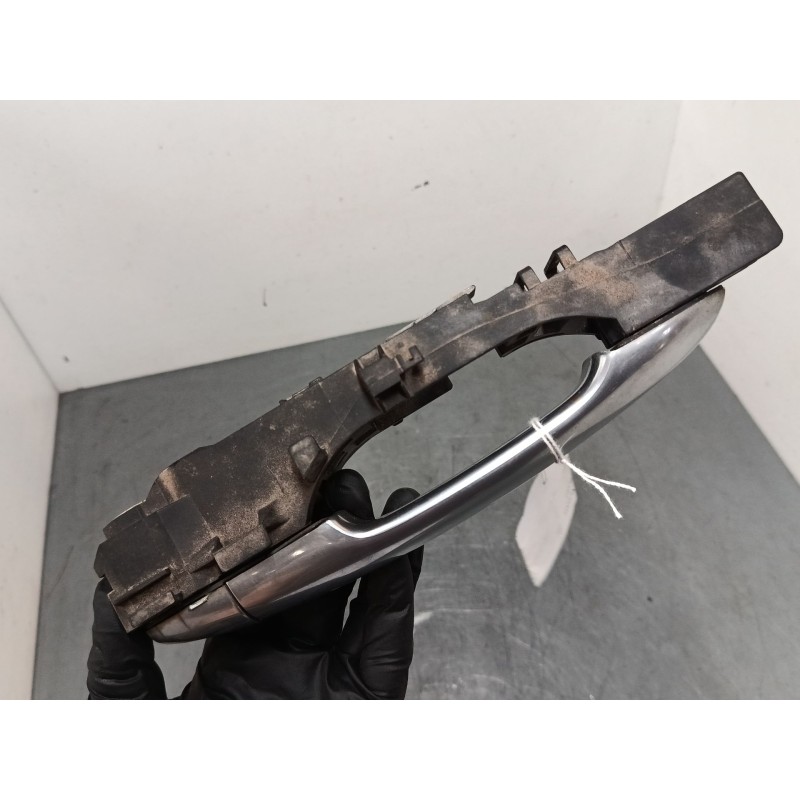 Recambio de maneta exterior puerta delantera derecha para renault scénic ii (jm0/1_) 1.6 16v (jm1r) referencia OEM IAM 820002846