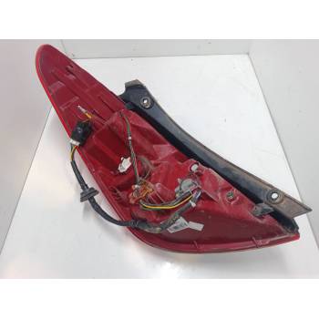 PILOTO TRASERO DERECHO 924024P500 