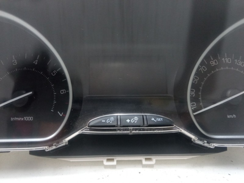 Recambio de cuadro instrumentos para peugeot 208 i (ca_, cc_) 1.2 puretech 82 referencia OEM IAM 9825986180  