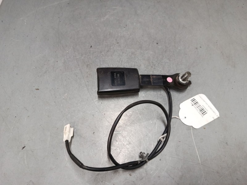 Recambio de anclaje cinturon delantero izquierdo para nissan nv200 furgoneta e-nv (me0n) referencia OEM IAM   