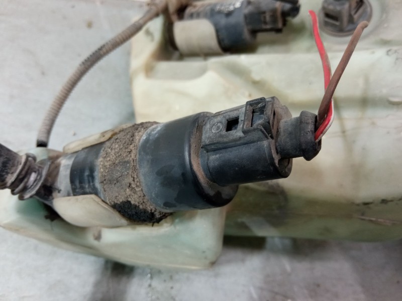 Recambio de deposito limpiaparabrisas para audi a4 b7 avant (8ed) 2.0 tdi 16v referencia OEM IAM   