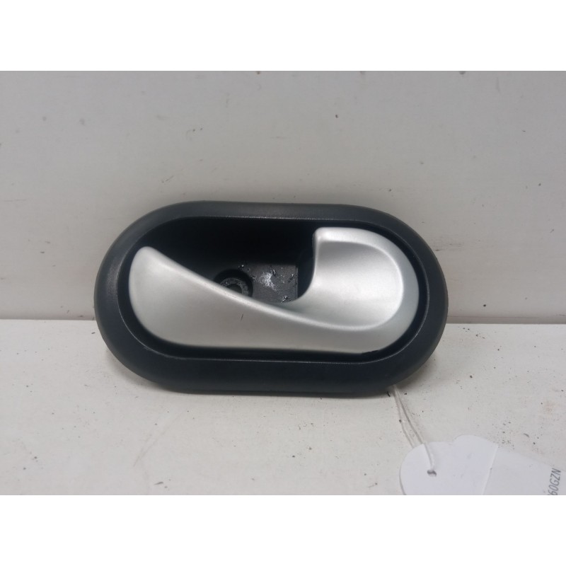 Recambio de maneta interior puerta delantera derecha para dacia sandero (bs_) 1.5 dci referencia OEM IAM 82000733847  