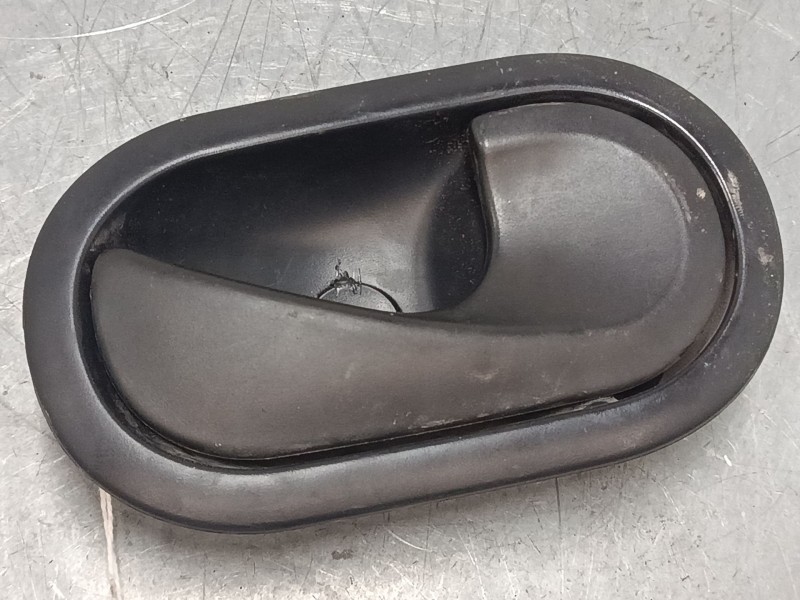 Recambio de maneta interior puerta delantera derecha para renault twingo ii (cn0_) 1.2 16v (cn04, cn0a, cn0b) referencia OEM IAM